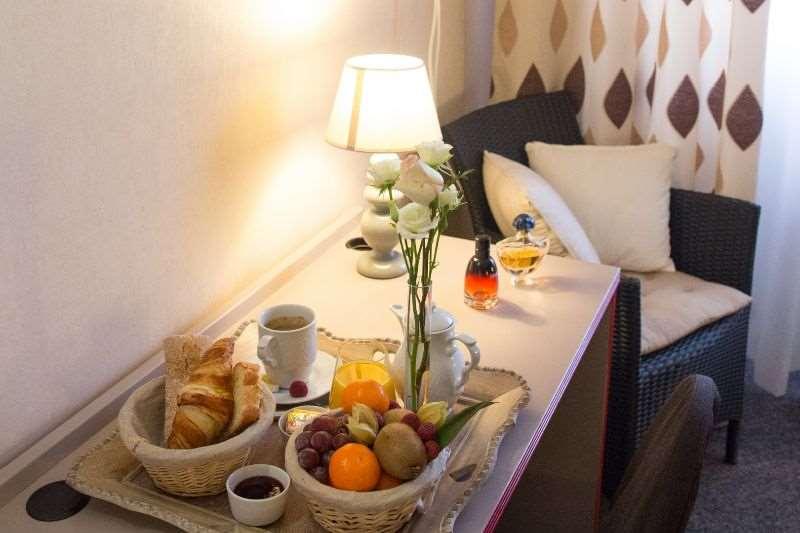 Brit Hotel Le Cygne Saint-Hilaire-du-Harcouët الغرفة الصورة