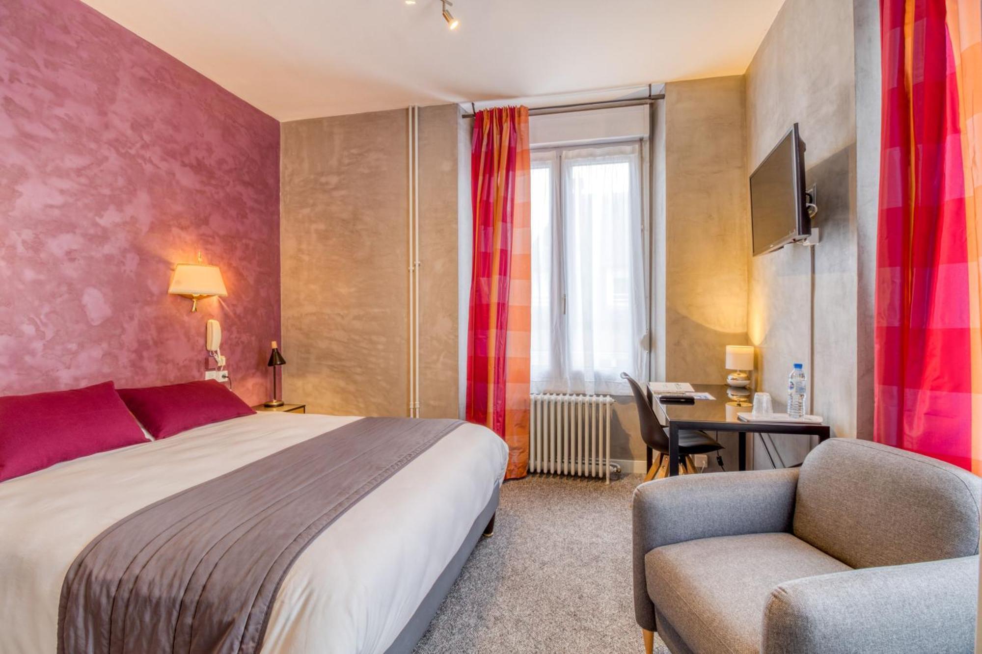 Brit Hotel Le Cygne Saint-Hilaire-du-Harcouët المظهر الخارجي الصورة
