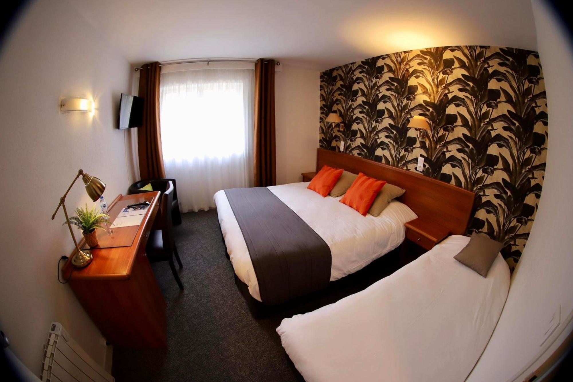 Brit Hotel Le Cygne Saint-Hilaire-du-Harcouët المظهر الخارجي الصورة