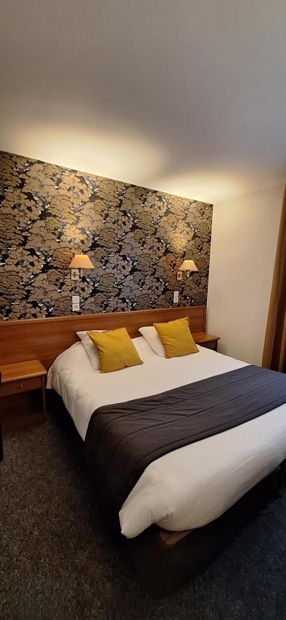 Brit Hotel Le Cygne Saint-Hilaire-du-Harcouët المظهر الخارجي الصورة