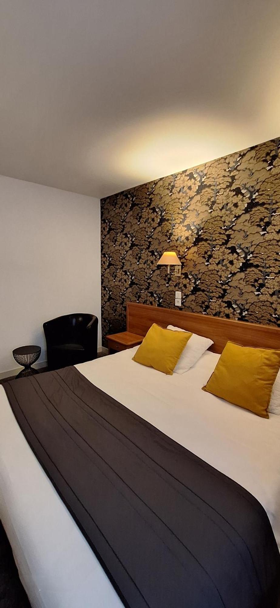 Brit Hotel Le Cygne Saint-Hilaire-du-Harcouët المظهر الخارجي الصورة
