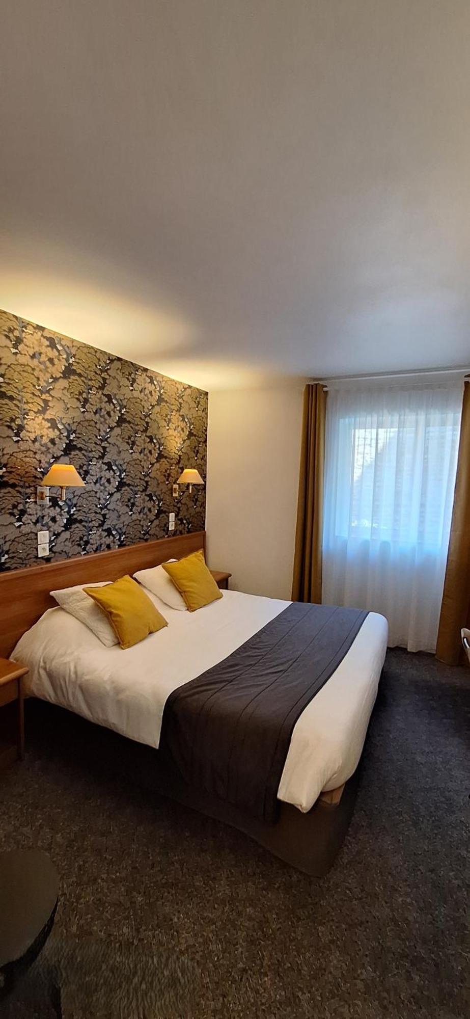 Brit Hotel Le Cygne Saint-Hilaire-du-Harcouët المظهر الخارجي الصورة