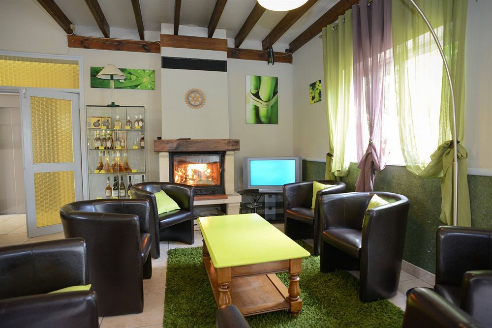 Brit Hotel Le Cygne Saint-Hilaire-du-Harcouët المظهر الخارجي الصورة